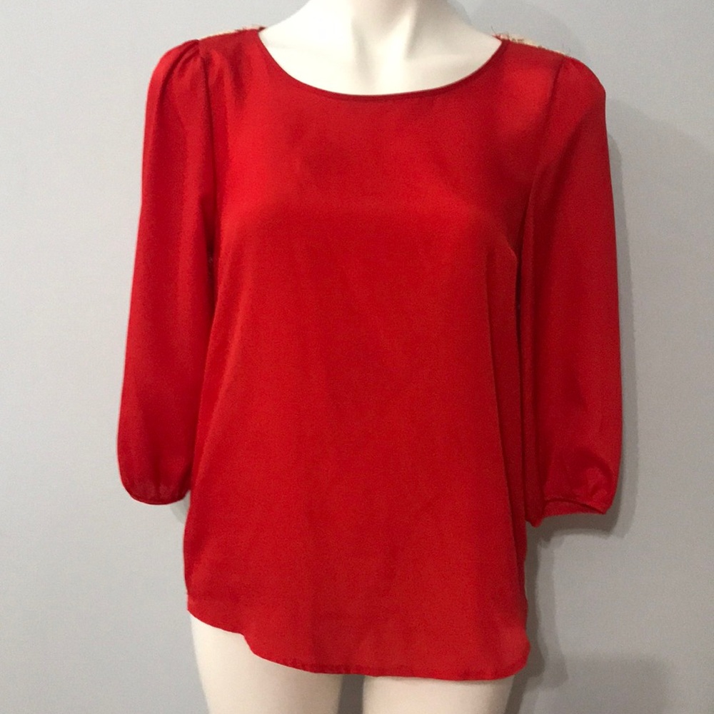 Red Blouse with crocheted back - Picture 3 of 6